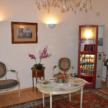 Hotel Pension Walzerstadt Wien Exteriör bild