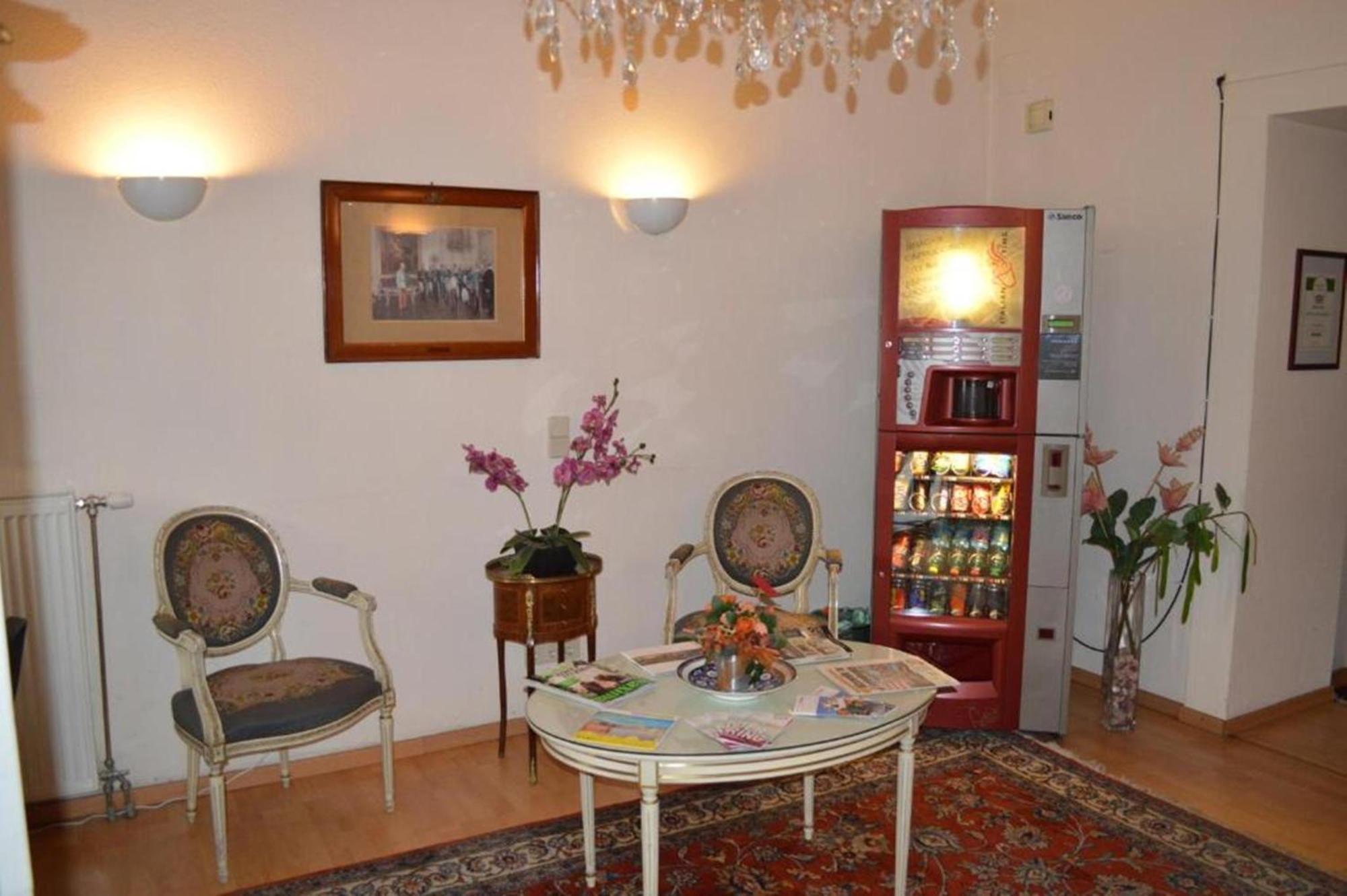 Hotel Pension Walzerstadt Wien Exteriör bild