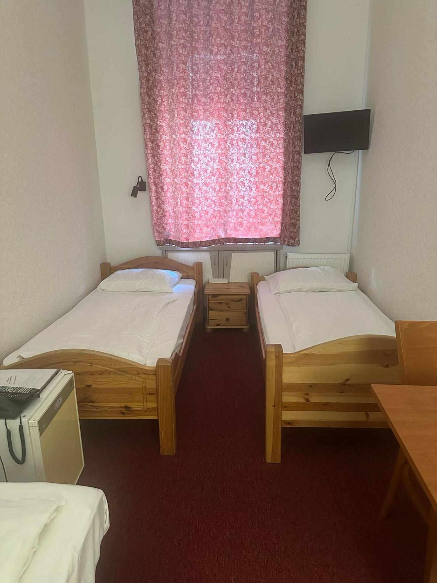 Hotel Pension Walzerstadt Wien Exteriör bild